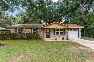 678 Deedra Ave, Pensacola, FL 32514