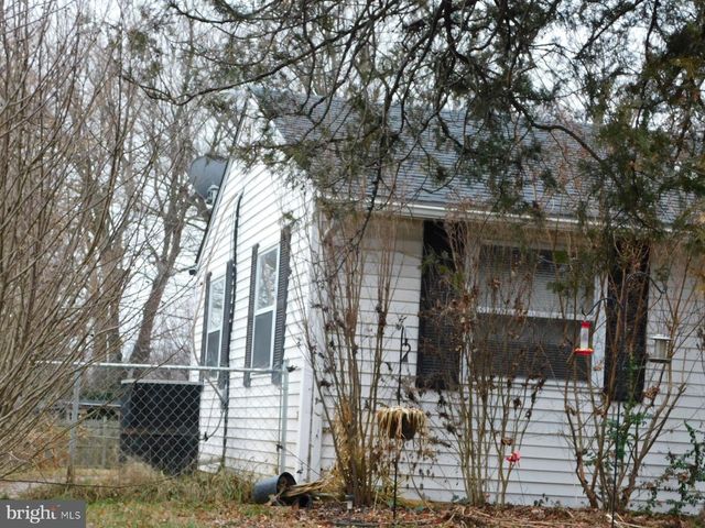 11 CASTLE HILL DR, New Castle, DE 19720