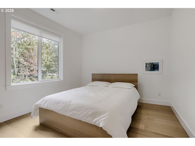 11689 Nw KEARNEY St, Portland, OR 97229
