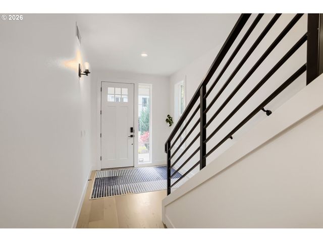 11689 Nw KEARNEY St, Portland, OR 97229