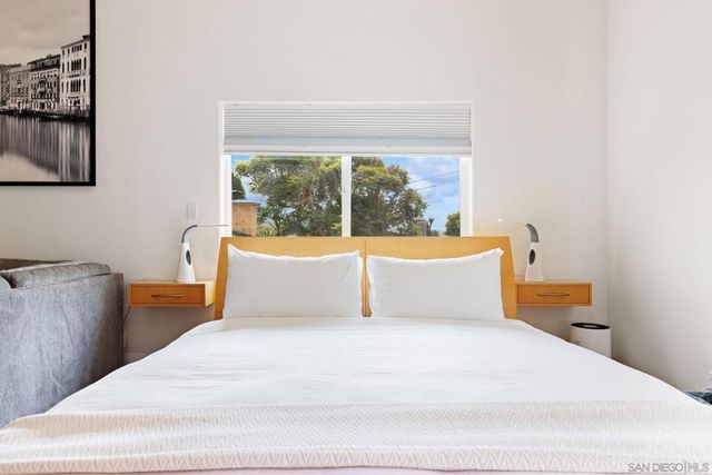 1920 Gardena B, San Diego, CA 92110
