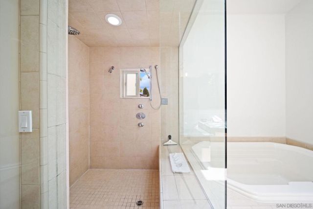 1920 Gardena B, San Diego, CA 92110