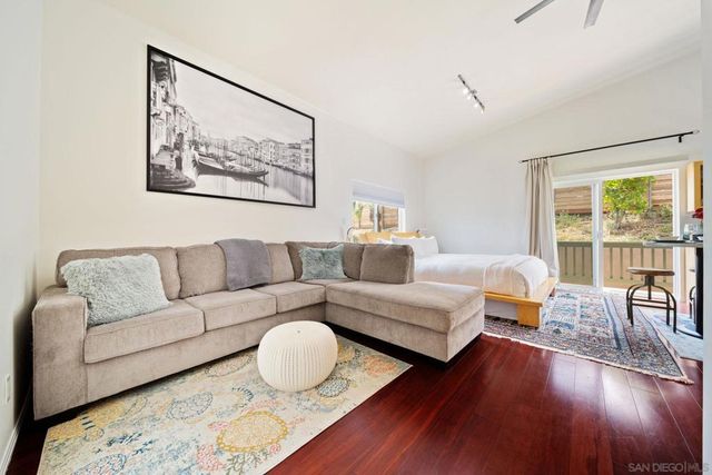 1920 Gardena B, San Diego, CA 92110