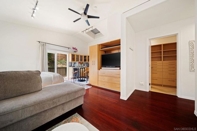 1920 Gardena B, San Diego, CA 92110