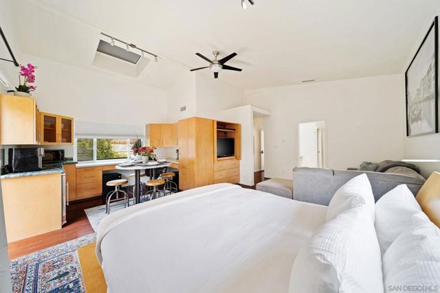 1920 Gardena B, San Diego, CA 92110