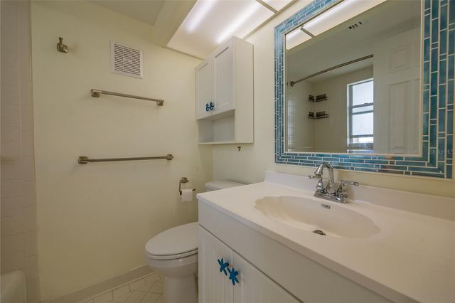 4775 COVE CIRCLE 1002, Madeira Beach, FL 33708