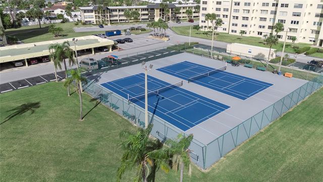 4775 COVE CIRCLE 1002, Madeira Beach, FL 33708