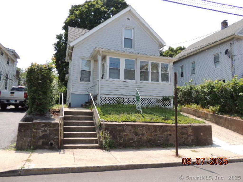 50 BARTLETT Street, Meriden, CT 06451