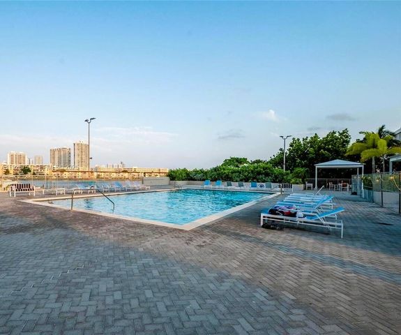 18051 Biscayne Blvd 1705, Aventura, FL 33160