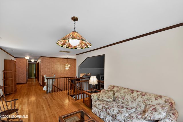 17 Point O Woods Road, Middletown, NJ 07748