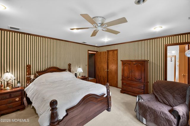 17 Point O Woods Road, Middletown, NJ 07748