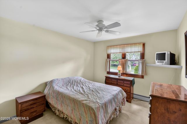 17 Point O Woods Road, Middletown, NJ 07748