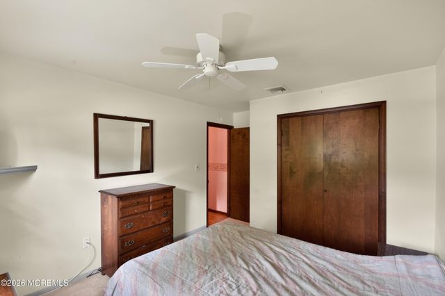 17 Point O Woods Road, Middletown, NJ 07748