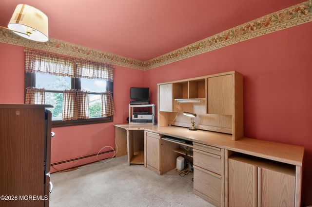 17 Point O Woods Road, Middletown, NJ 07748
