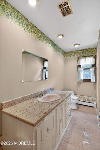 17 Point O Woods Road, Middletown, NJ 07748