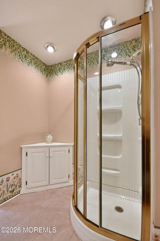 17 Point O Woods Road, Middletown, NJ 07748