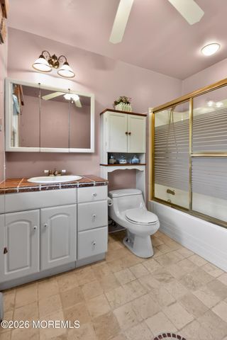17 Point O Woods Road, Middletown, NJ 07748