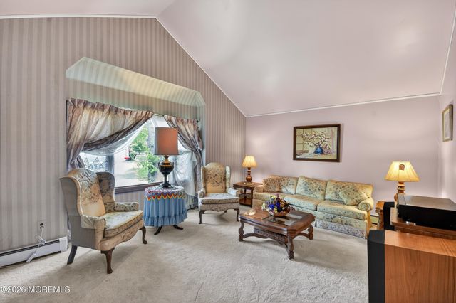 17 Point O Woods Road, Middletown, NJ 07748