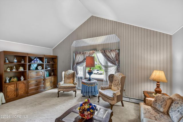 17 Point O Woods Road, Middletown, NJ 07748