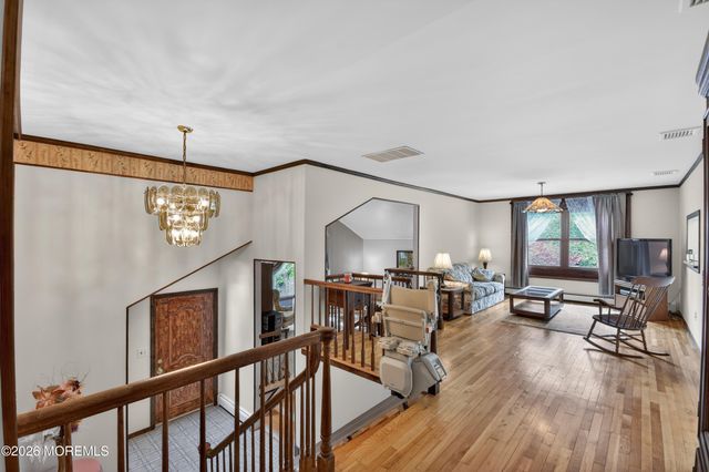 17 Point O Woods Road, Middletown, NJ 07748
