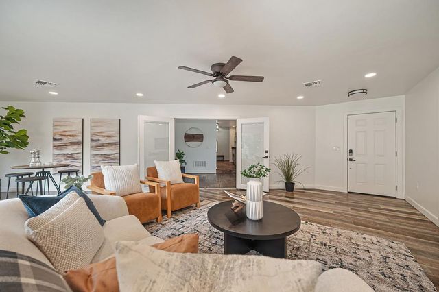 3901 Hancock Dr, Sacramento, CA 95821