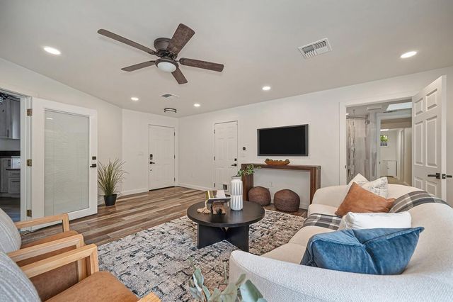 3901 Hancock Dr, Sacramento, CA 95821