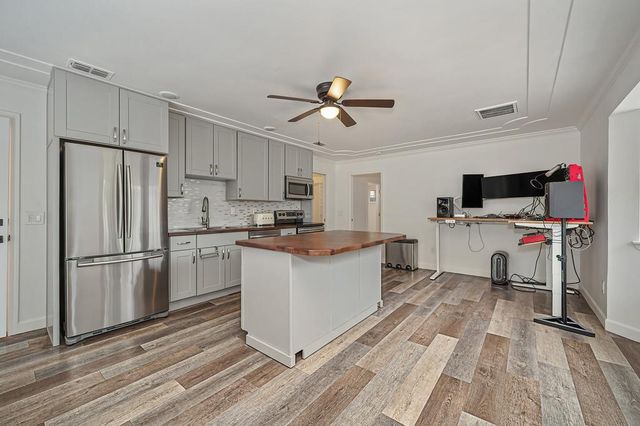 3901 Hancock Dr, Sacramento, CA 95821