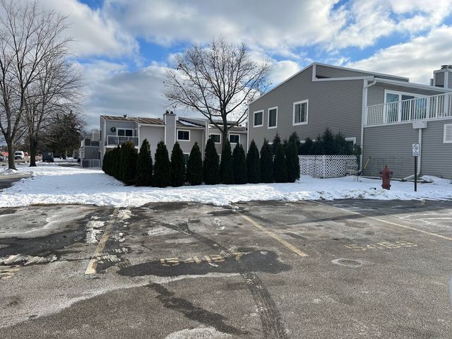 2254 N Baldwin Way 7B, Palatine, IL 60074