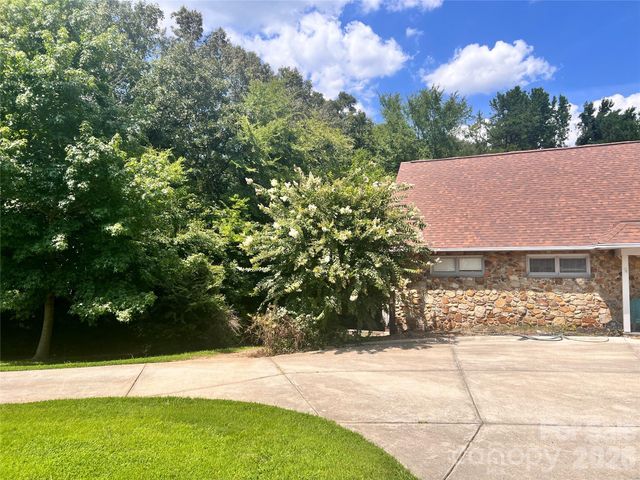 101 Forest Cliff Court NE, Concord, NC 28025