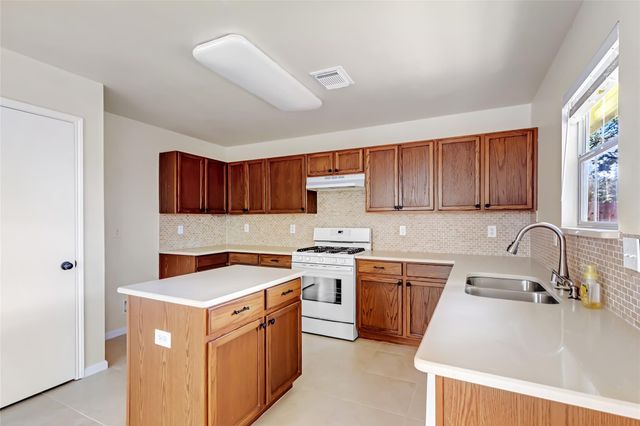 10423 Briar Patch Street, Baytown, TX 77523