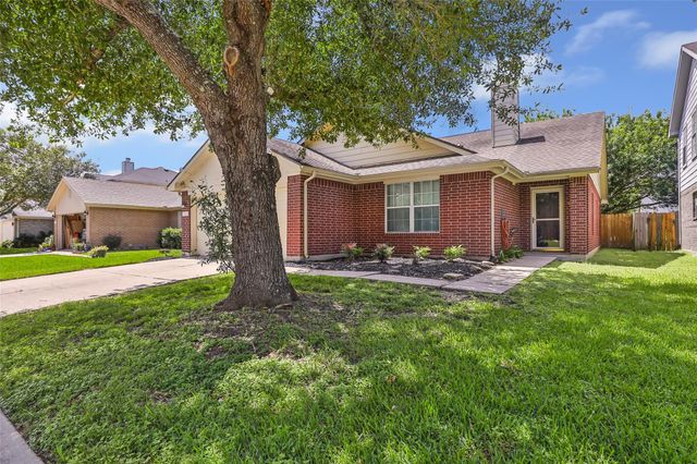 10423 Briar Patch Street, Baytown, TX 77523