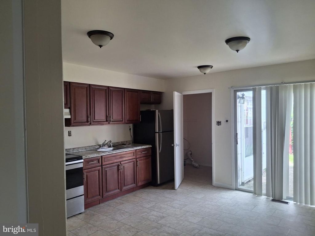3 PINE ST, WILLINGBORO, NJ 08046 — exterior