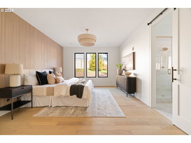 8125 Sw WESTGATE Way, Portland, OR 97225