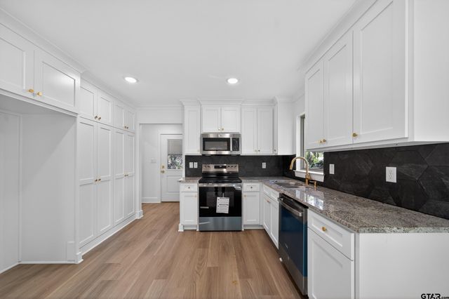 329 Wiley Dr., Bullard, TX 75757