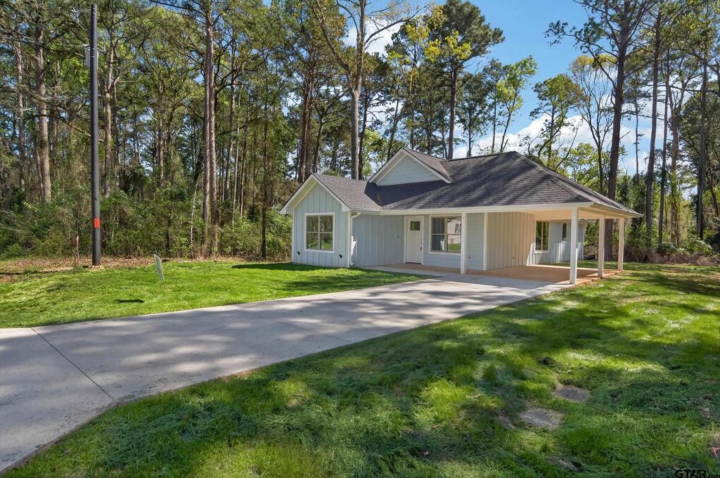329 Wiley Dr., Bullard, TX 75757