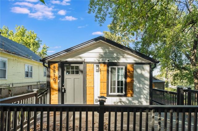 8810 SMART Avenue, Independence, MO 64053