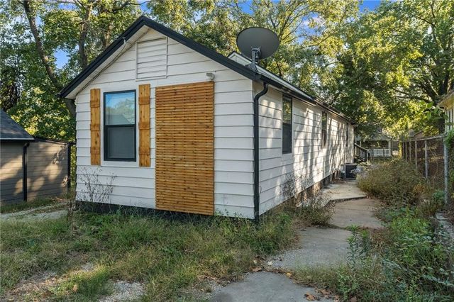 8810 SMART Avenue, Independence, MO 64053