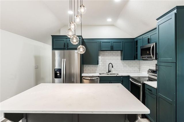 8810 SMART Avenue, Independence, MO 64053