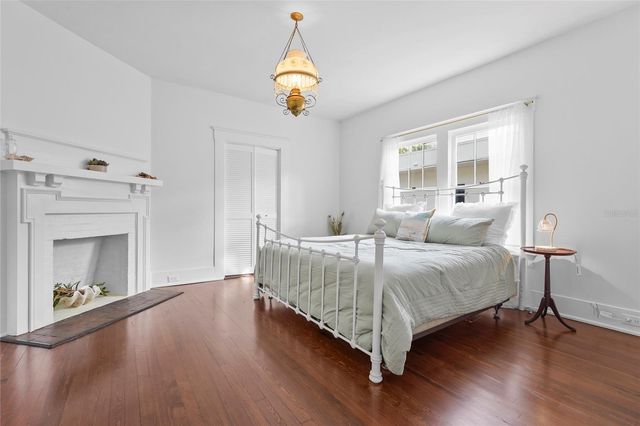 1550 3RD AVENUE W, Bradenton, FL 34205