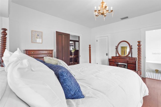 1550 3RD AVENUE W, Bradenton, FL 34205