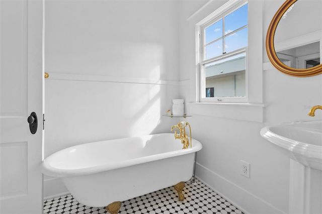 1550 3RD AVENUE W, Bradenton, FL 34205