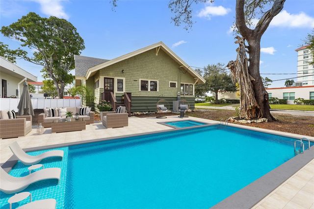 1550 3RD AVENUE W, Bradenton, FL 34205