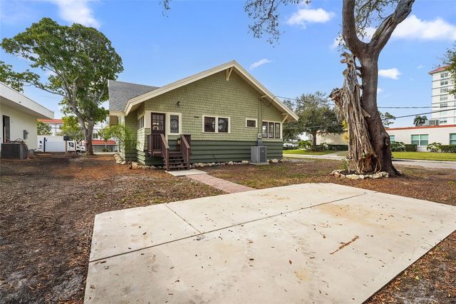 1550 3RD AVENUE W, Bradenton, FL 34205