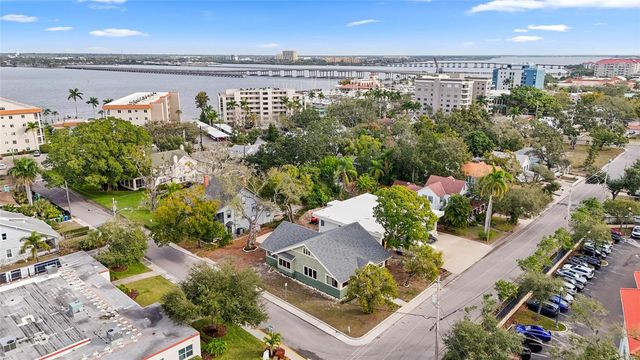 1550 3RD AVENUE W, Bradenton, FL 34205