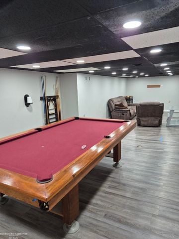 20007 Elizabeth Street, St Clair Shores, MI 48080