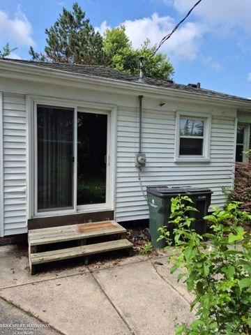 20007 Elizabeth Street, St Clair Shores, MI 48080