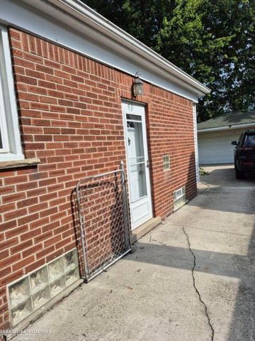 20007 Elizabeth Street, St Clair Shores, MI 48080