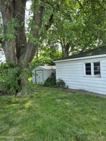 20007 Elizabeth Street, St Clair Shores, MI 48080
