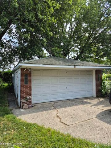 20007 Elizabeth Street, St Clair Shores, MI 48080