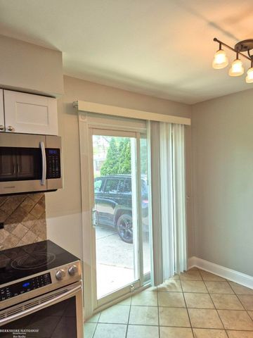 20007 Elizabeth Street, St Clair Shores, MI 48080